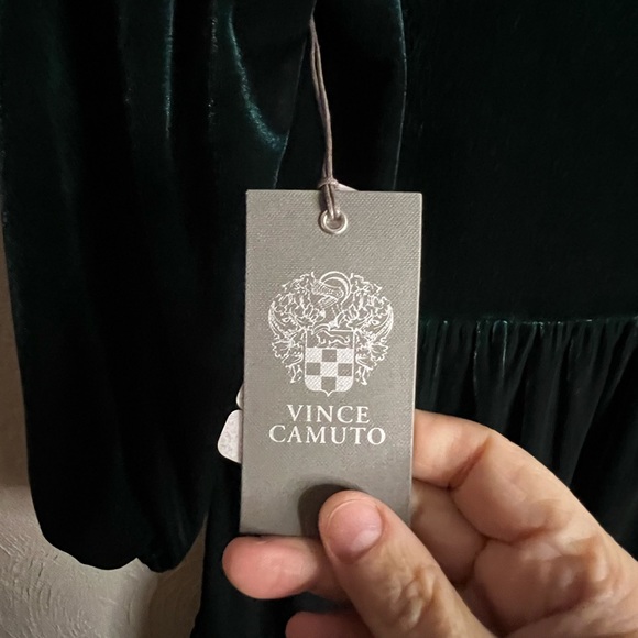 185. Vince Camuto Puff Sleeve Velvet tiered dress size 4 in hunter green - Picture 5 of 6